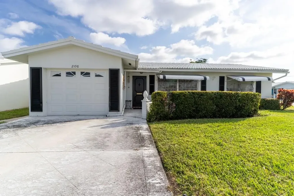 2398 SW Congress Boulevard Boynton Beach FL 33426