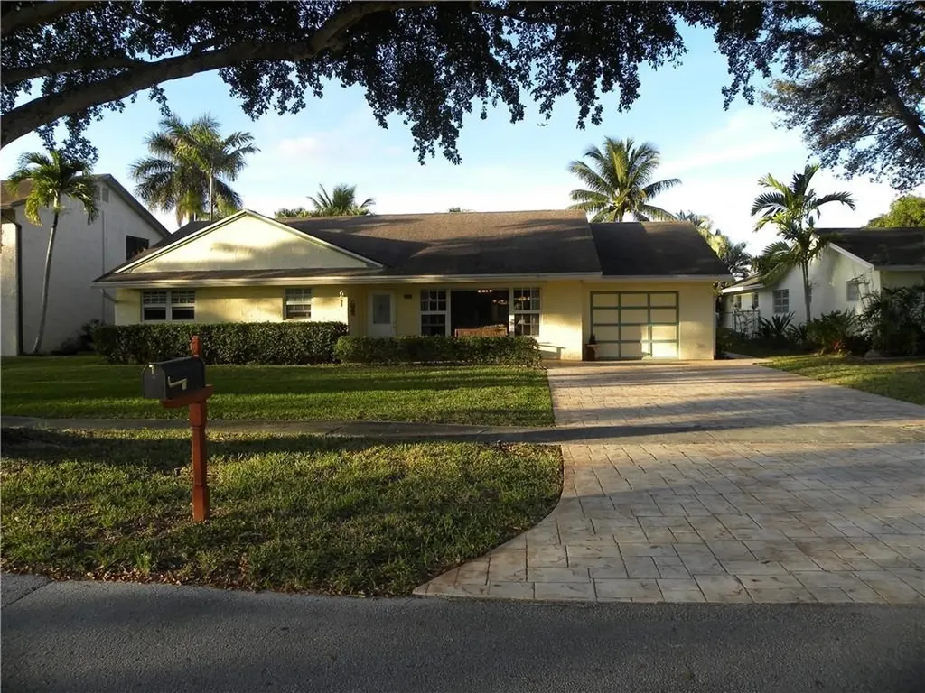 10467 SW 49th Place Cooper City FL 33328