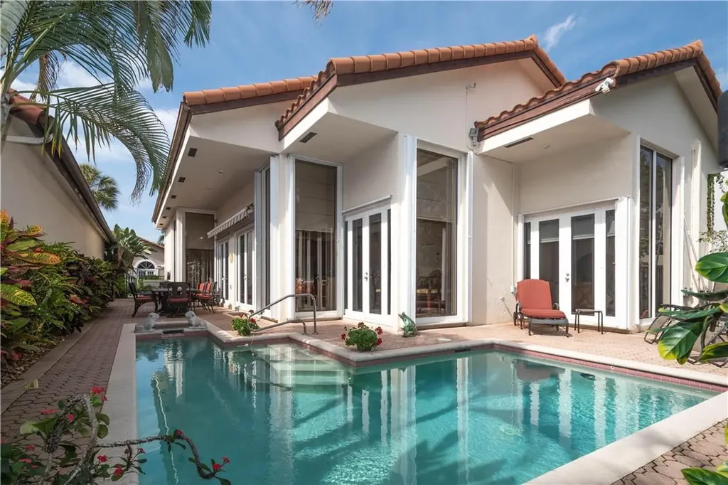 23201 Via Stel Boca Raton FL 33433