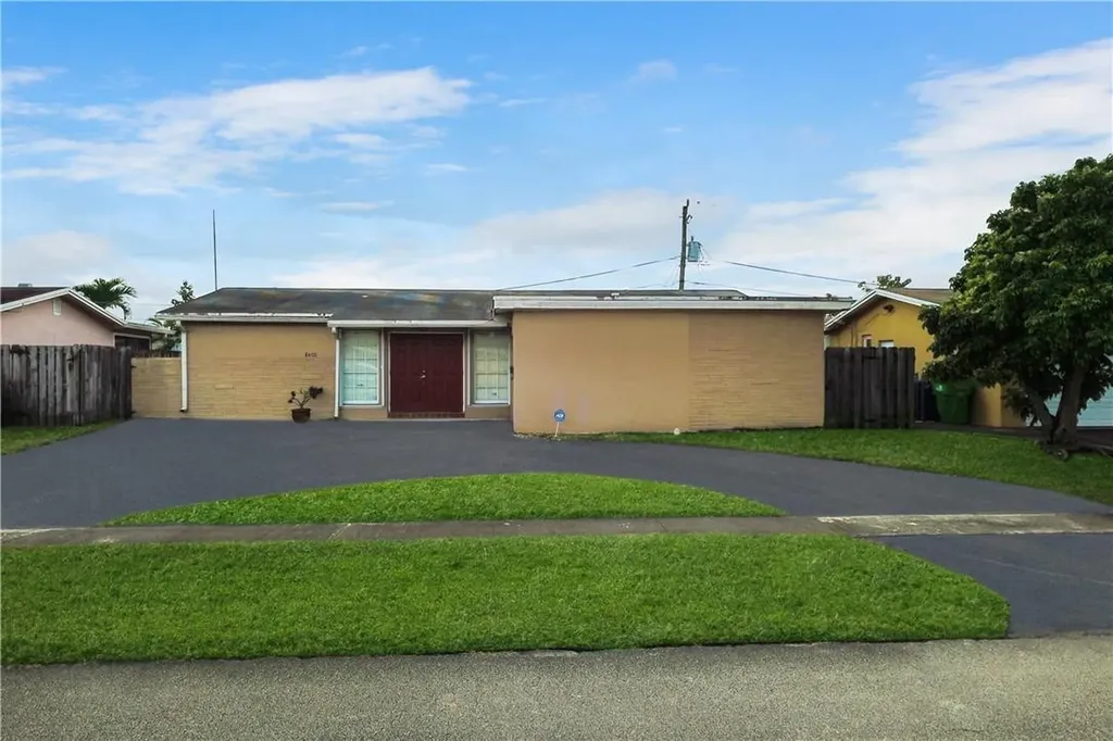 8400 NW 24th Court Sunrise FL 33322