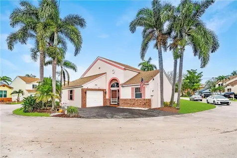 10920 SW 10th Place Davie FL 33324
