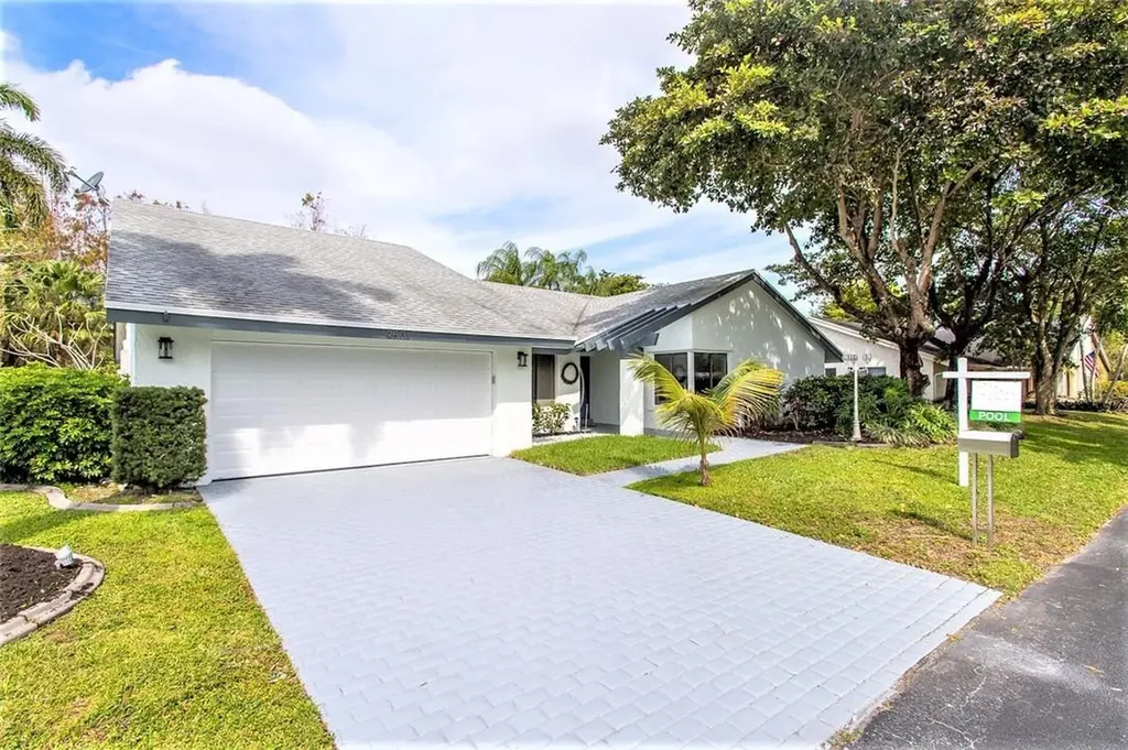 9501 Park Lane Plantation FL 33324