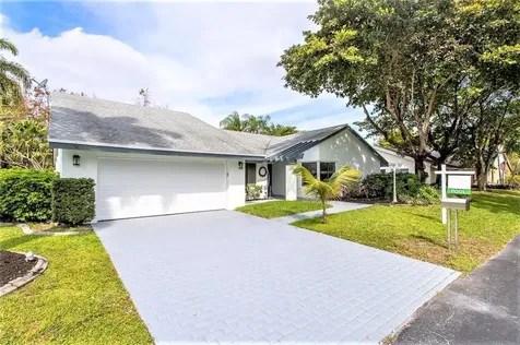 9501 Park Lane Plantation FL 33324