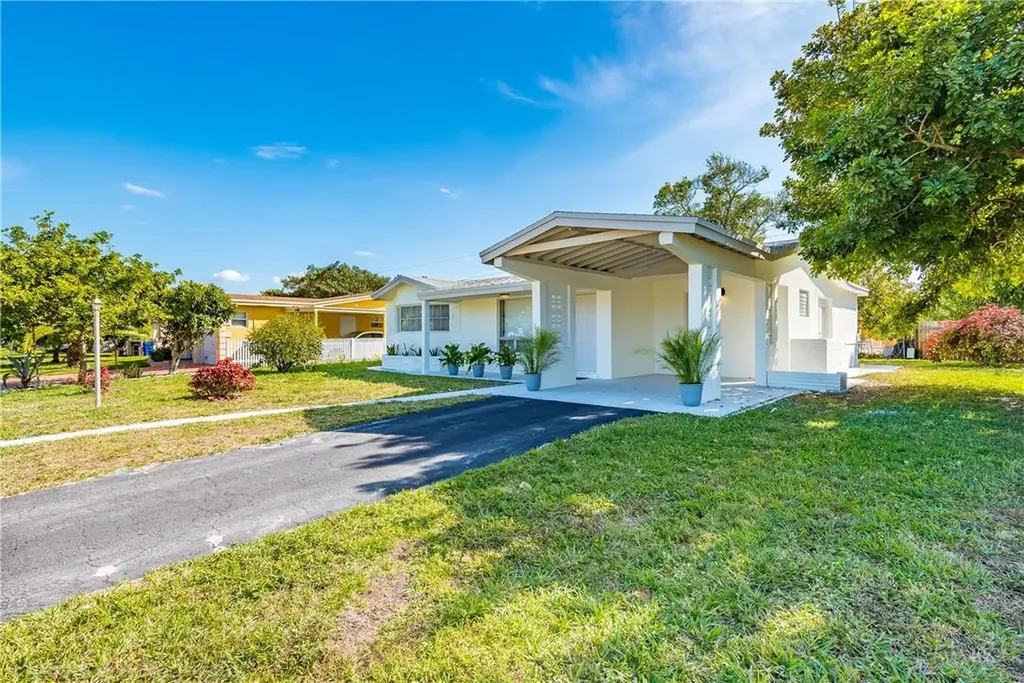 3480 NW 34th Street Lauderdale Lakes FL 33309
