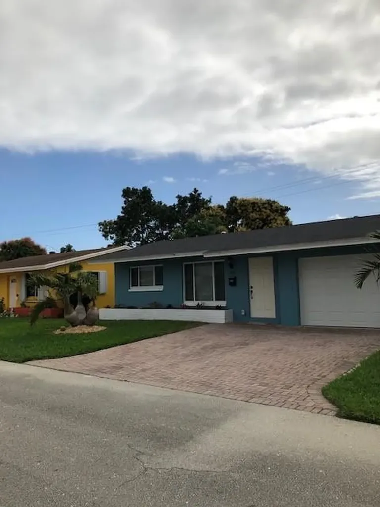4920 NW 56th Court Tamarac FL 33319