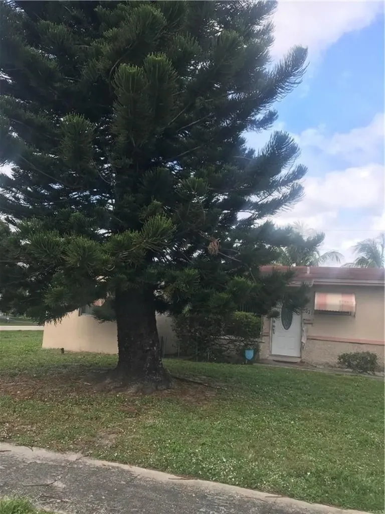 5031 NW 17th Street Lauderhill FL 33313