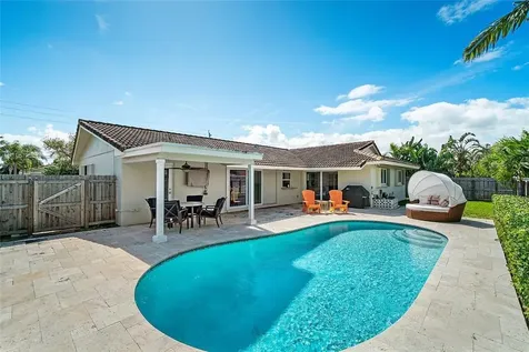 2431 NE 45th Street Lighthouse Point FL 33064