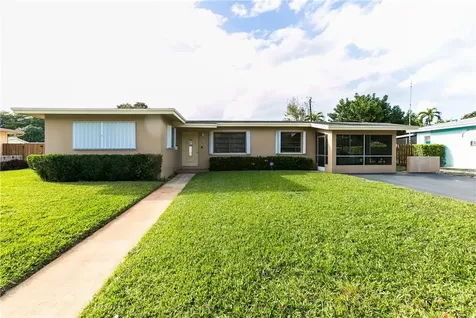 721 Fairway Drive Plantation FL 33317