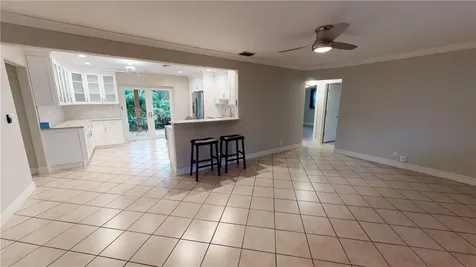 401 NW 35th Street Oakland Park FL 33309