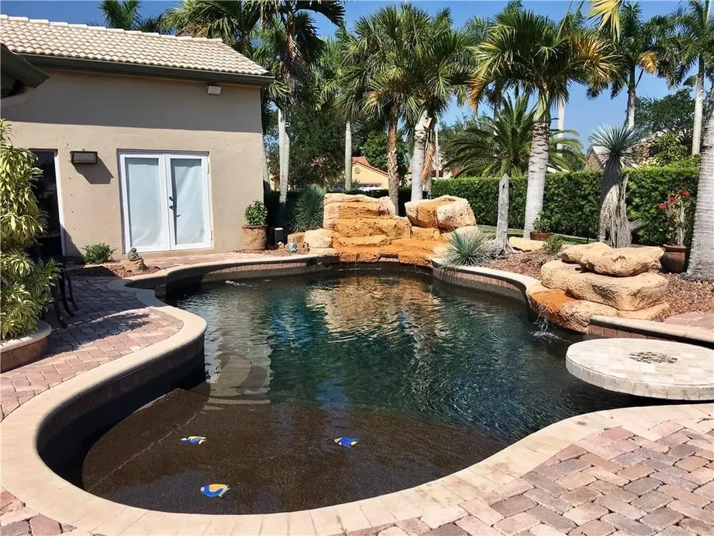 18710 NW 5th Street Pembroke Pines FL 33029
