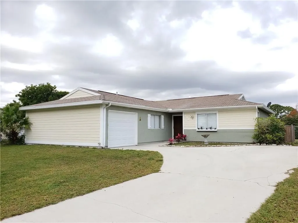 492 SW Eastport Circle Port St Lucie FL 34953