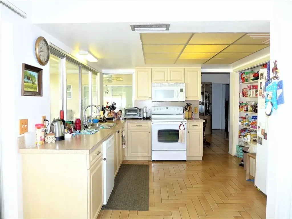8921 Johnson Street Pembroke Pines FL 33024