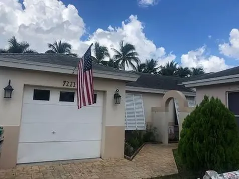 7221 SW 41st Place Davie FL 33314