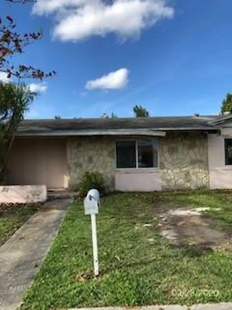 12041 SW 31st Terrace Miami FL 33175