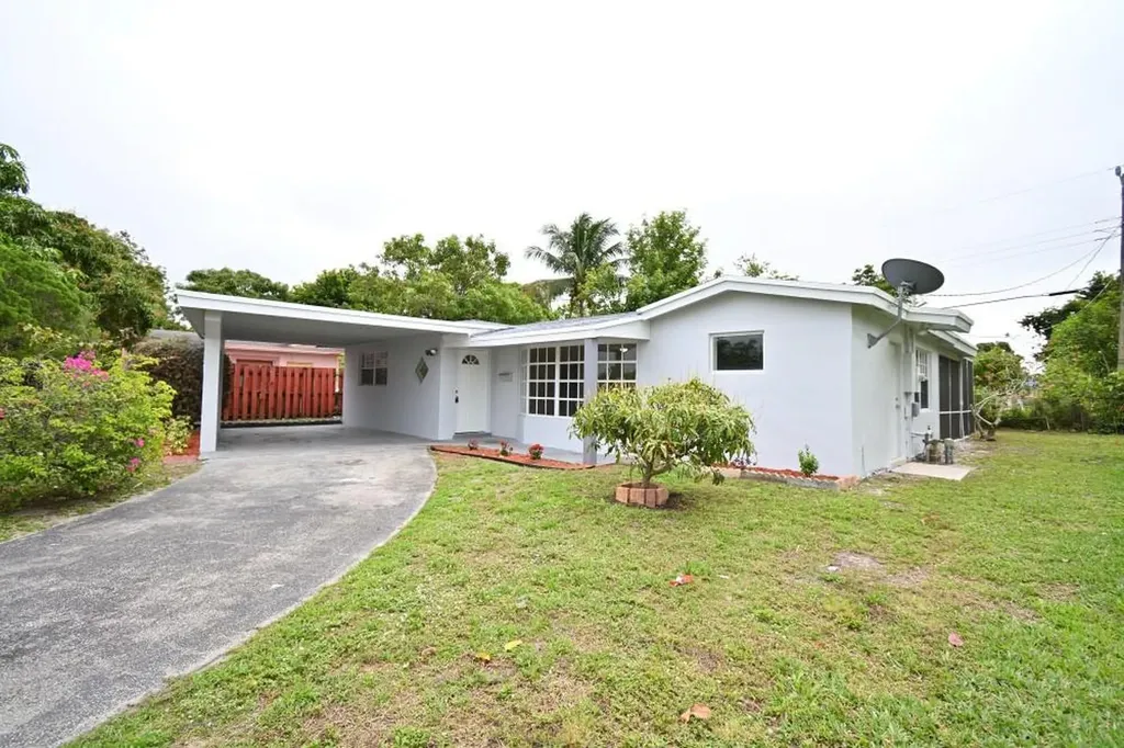 3470 NW 35th Court Lauderdale Lakes FL 33309