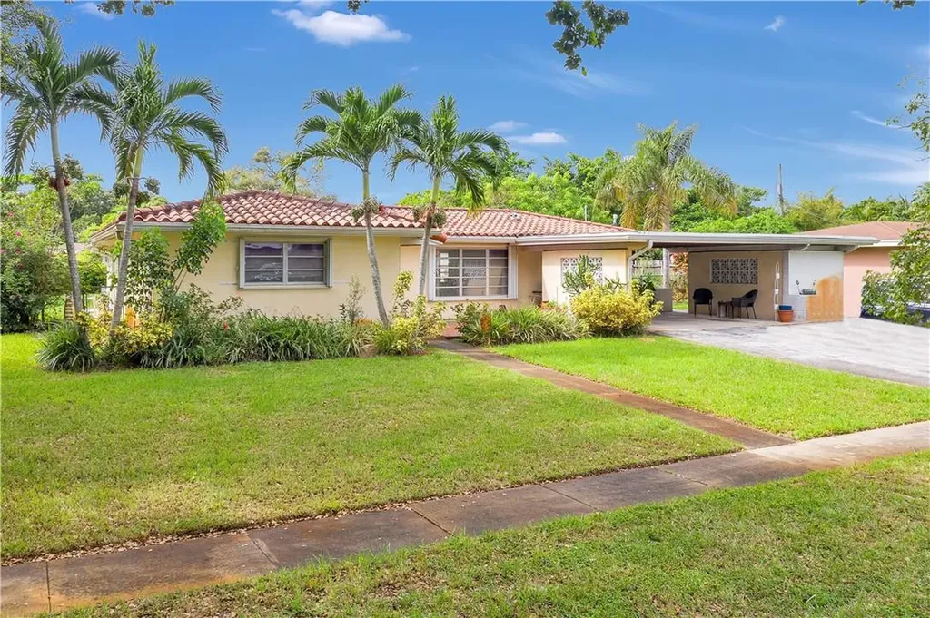 885 Gardenia Lane Plantation FL 33317