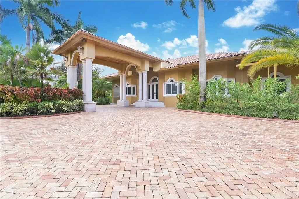 2701 SW 130th Terrace Davie FL 33330