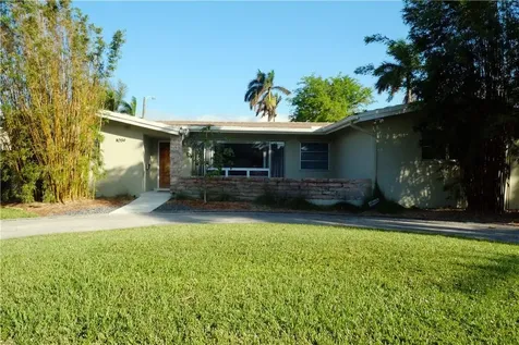 1039 N Northlake Drive Hollywood FL 33019