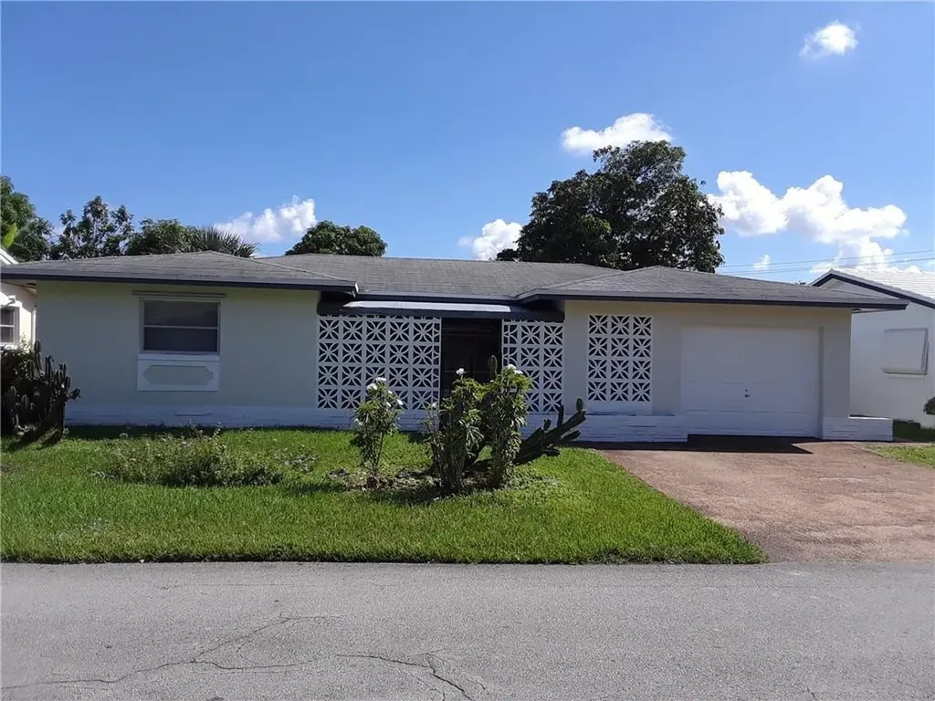 4922 NW 48th Avenue Tamarac FL 33319