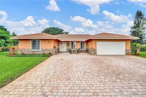 106 SW 87th Lane Coral Springs FL 33071