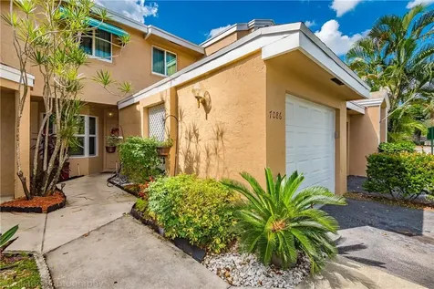 7086 Woodmont Way Tamarac FL 33321
