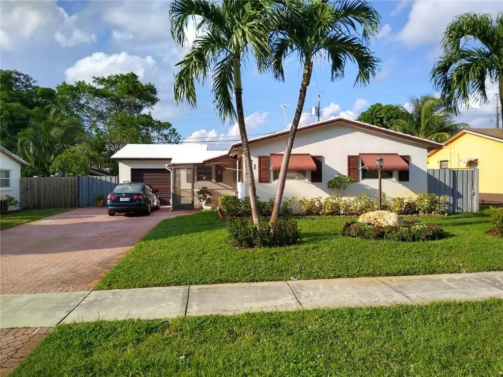 121 NE 30th Court Pompano Beach FL 33064