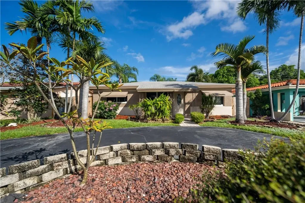 261 NE 42nd Street Oakland Park FL 33334