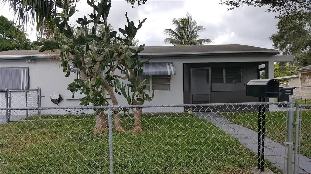 6811 Greene Street Hollywood FL 33024