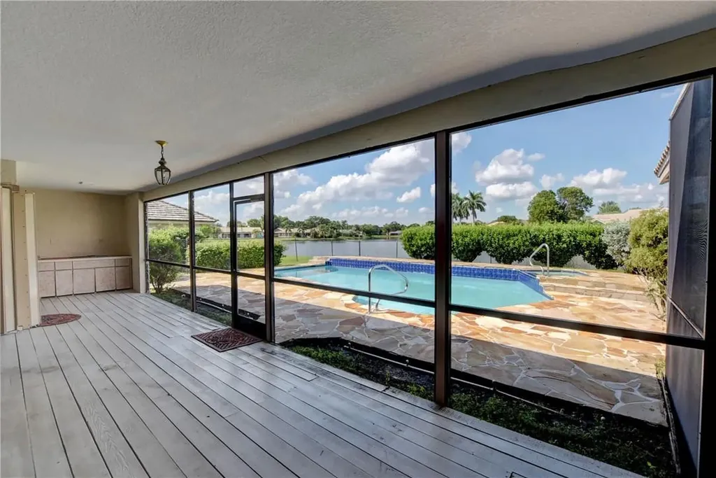 1066 NW 110th Lane Coral Springs FL 33071