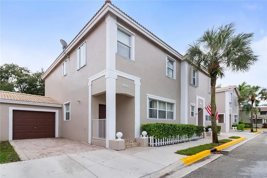 10484 NW 56th Drive Coral Springs FL 33076
