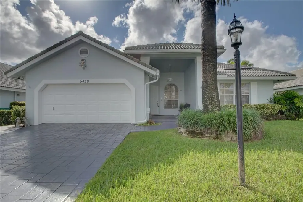 5450 Pine Court Coral Springs FL 33067