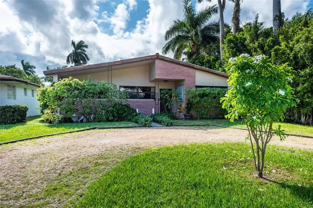 1322 Lincoln Street Hollywood FL 33019