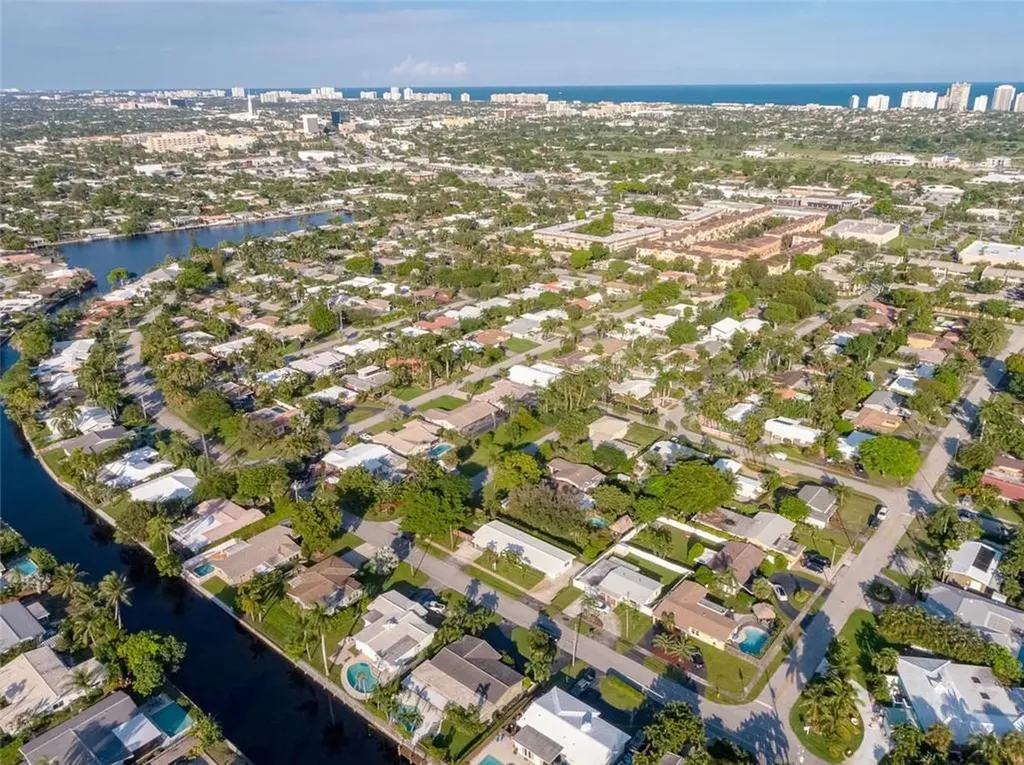 3930 NE 16th Terrace Oakland Park FL 33334