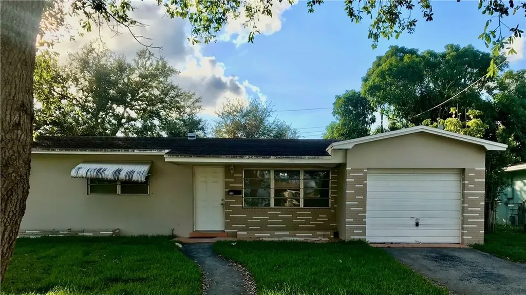 710 SW 71st Terrace Pembroke Pines FL 33023