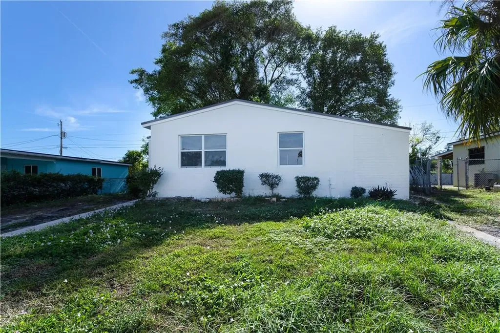 1065 W 26th Court Riviera Beach FL 33404