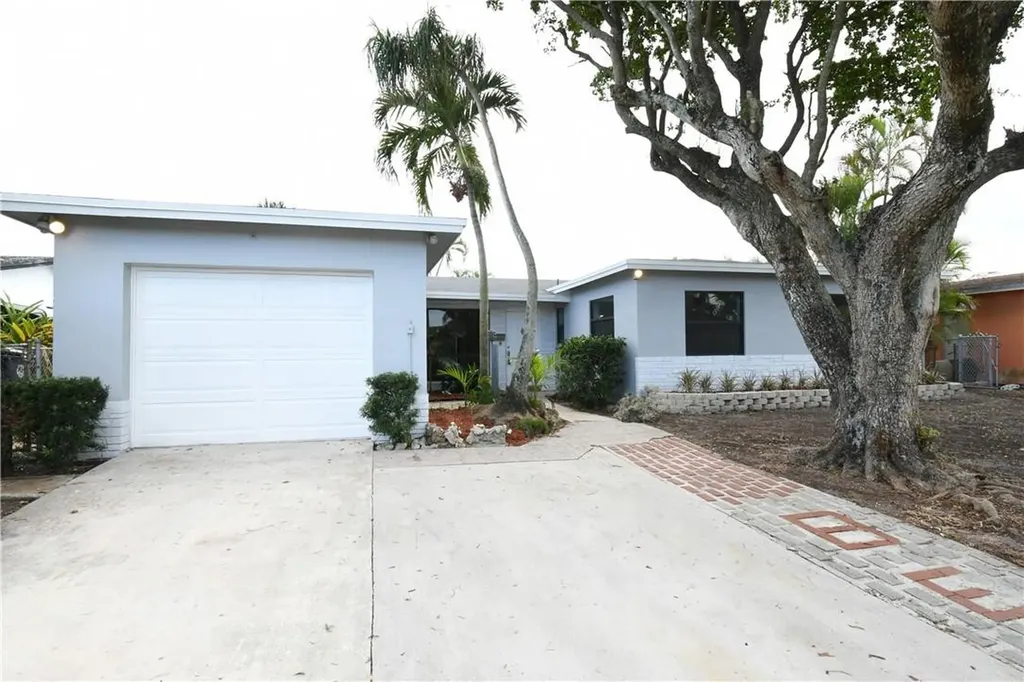6310 SW 10th Street North Lauderdale FL 33068