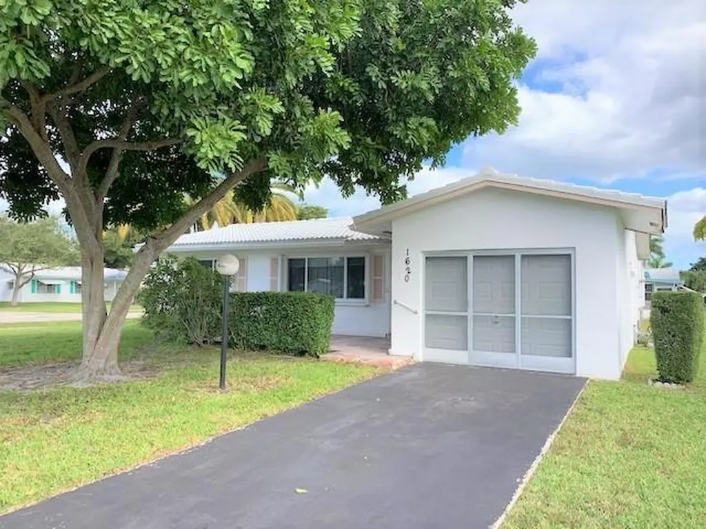 1620 NW 86th Terrace Plantation FL 33322