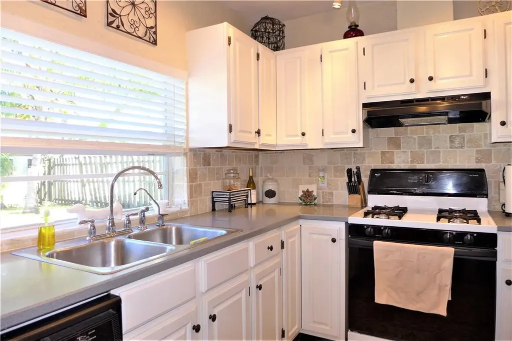 11451 NW 37th Place Sunrise FL 33323