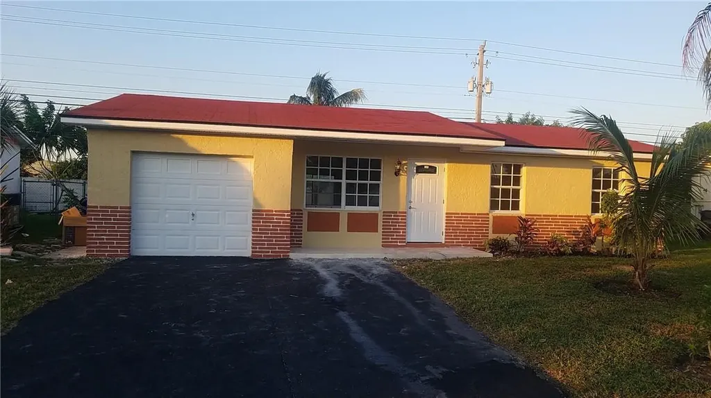 7693 SW 3rd Street North Lauderdale FL 33068