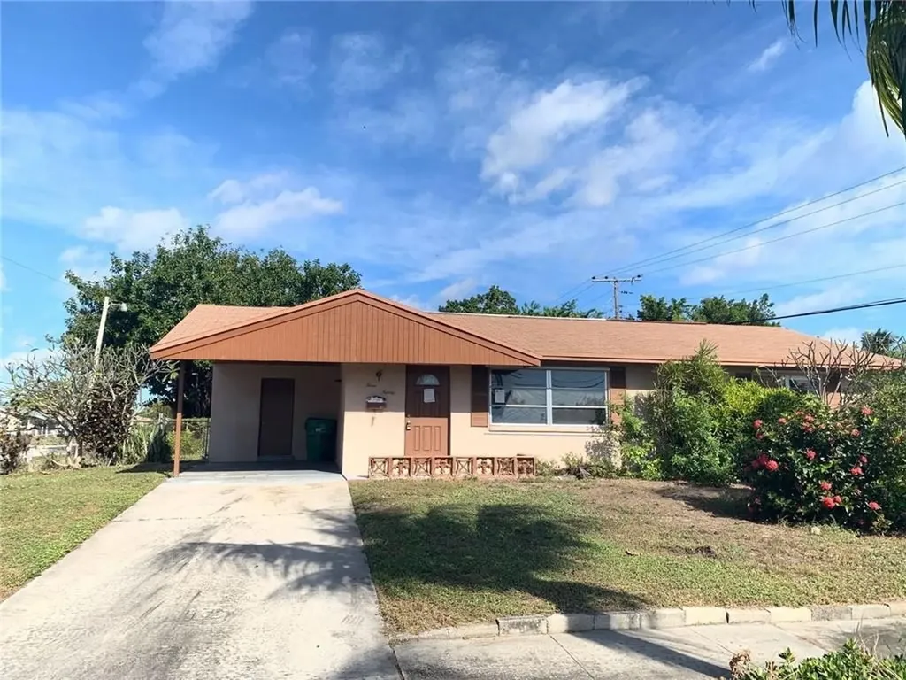 390 W 22nd Court Riviera Beach FL 33404