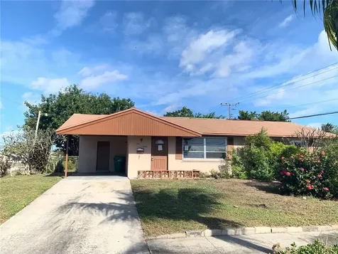 390 W 22nd Court Riviera Beach FL 33404