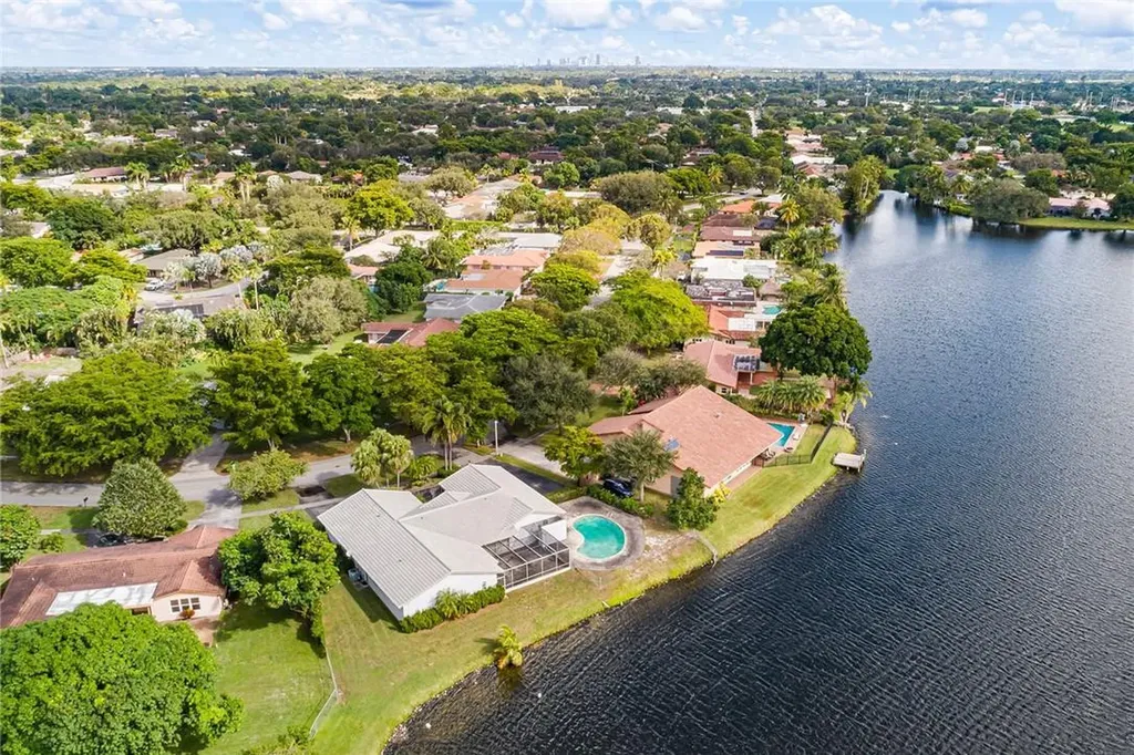 1581 SW 71st Avenue Plantation FL 33317