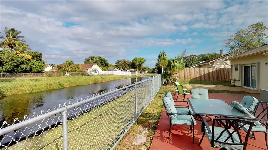 8221 NW 50th Street Lauderhill FL 33351