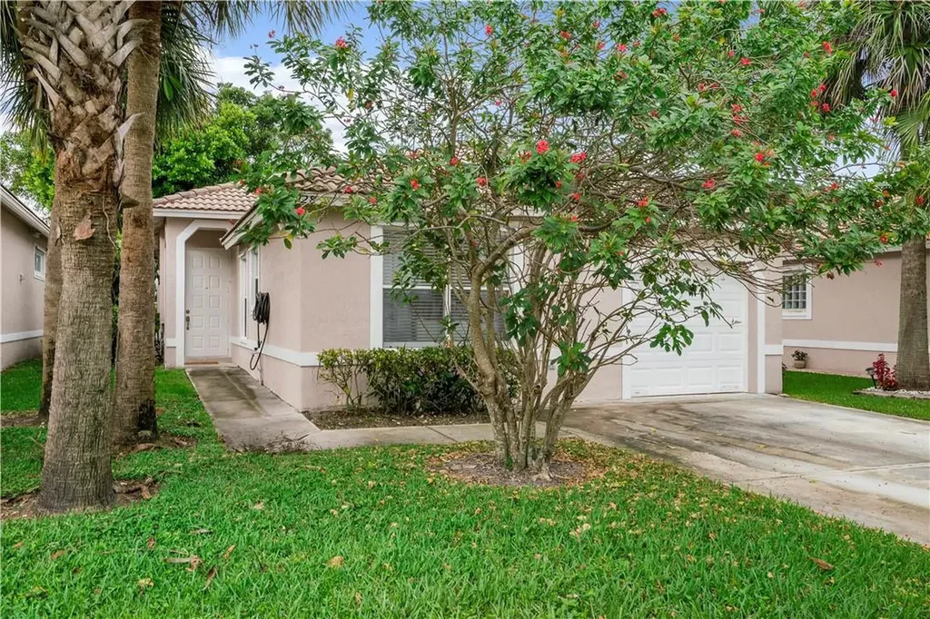 3928 NW 89th Avenue Coral Springs FL 33065