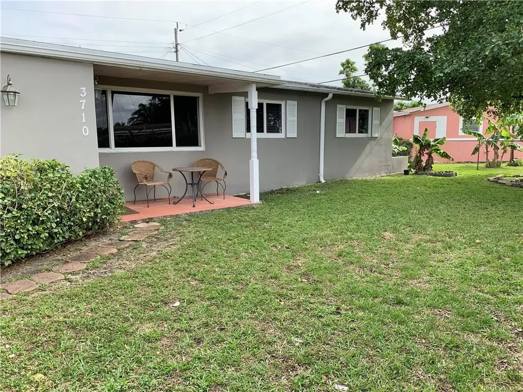 3710 NW 6th Avenue Deerfield Beach FL 33064