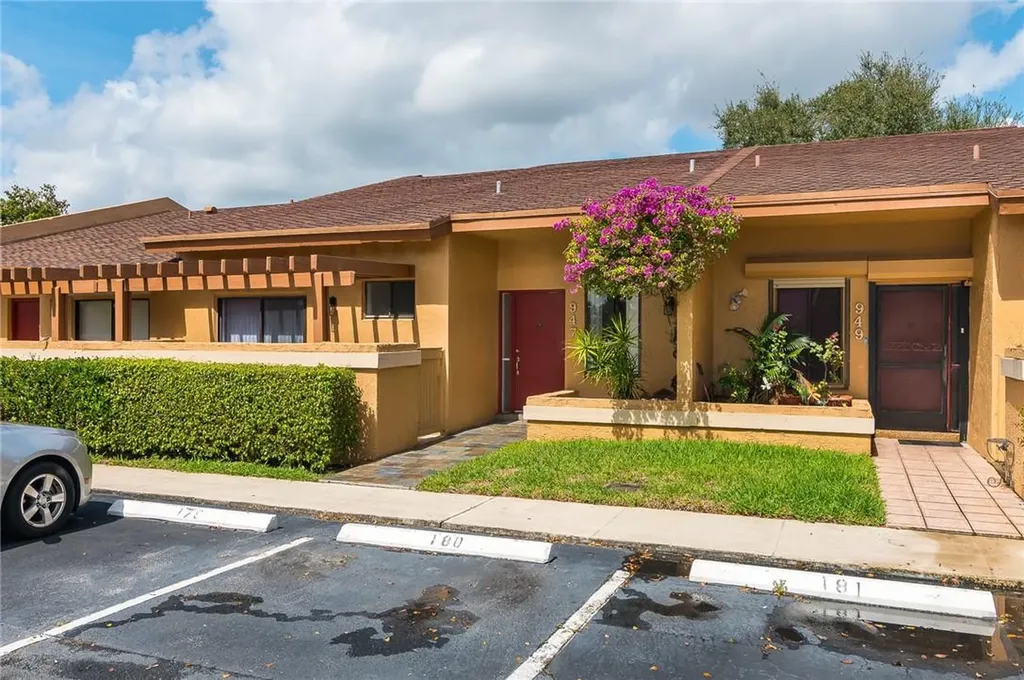 947 NW 79th Terrace Plantation FL 33324