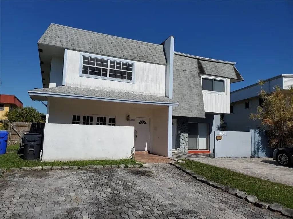 7953 SW 6th Street North Lauderdale FL 33068