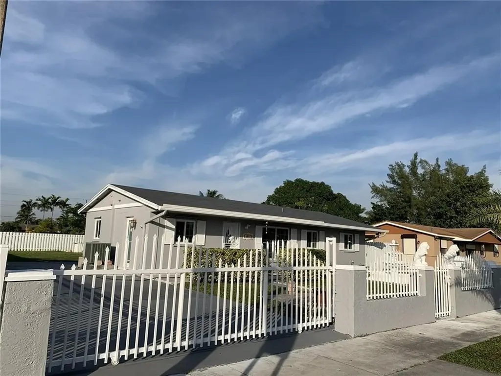 4401 NW 195th Street Miami Gardens FL 33055