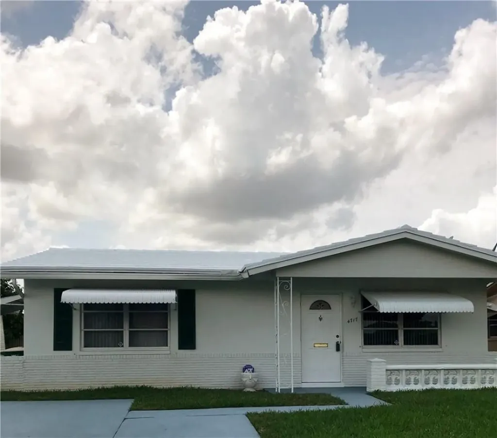 4717 NW 47th Terrace Tamarac FL 33319
