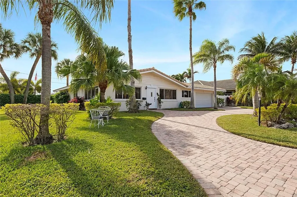 2850 NE 52nd Court Lighthouse Point FL 33064